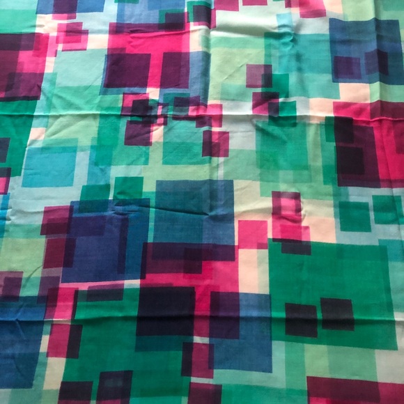 ✨As New✨Vibrant Geometric Print Square Tablecloth - Picture 3 of 7